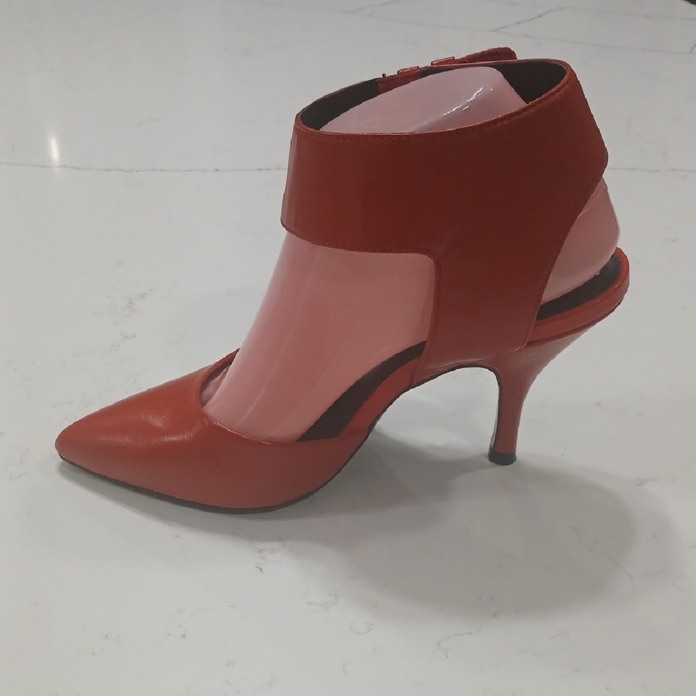 Steve Madden Red Ankle Strap Heels Sz8M Leather Upper Gentle Used - Picture 3 of 12